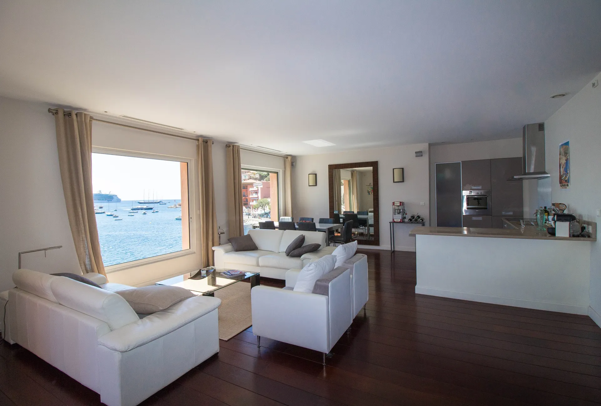 Photo 4 — VILLEFRANCHE SUR MER  - APPARTEMENT EN FRONT DE MER - LARGE TERRASSE - PLAGE & VIEILLE VILLE
