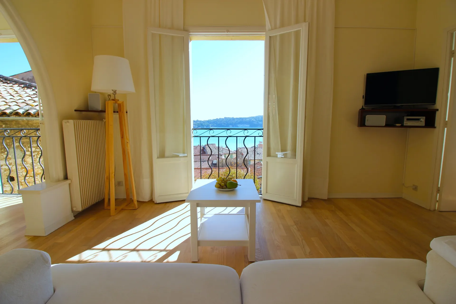 Photo 4 — VILLEFRANCHE SUR MER  - SUPERBE APPARTEMENT 2/3 PIECES - VUE MER PANORAMIQUE - 2 BALCONS