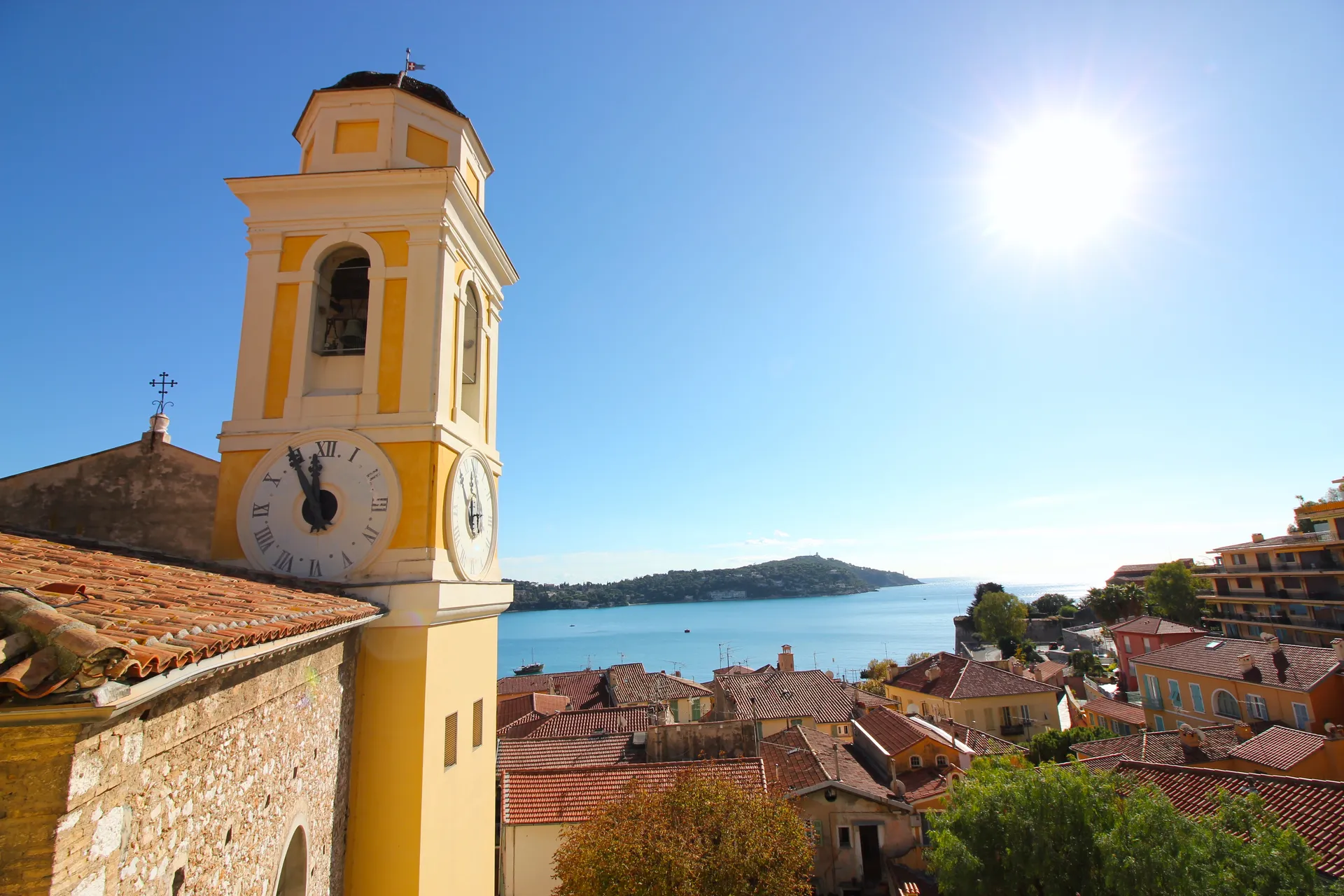 Photo 19 — VILLEFRANCHE SUR MER  - SUPERBE APPARTEMENT 2/3 PIECES - VUE MER PANORAMIQUE - 2 BALCONS